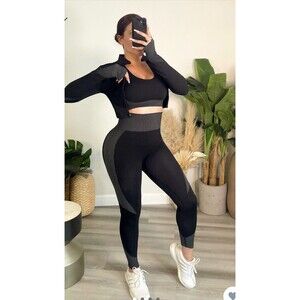 womens active wear Two Pieces sets size large Pans & Jacket